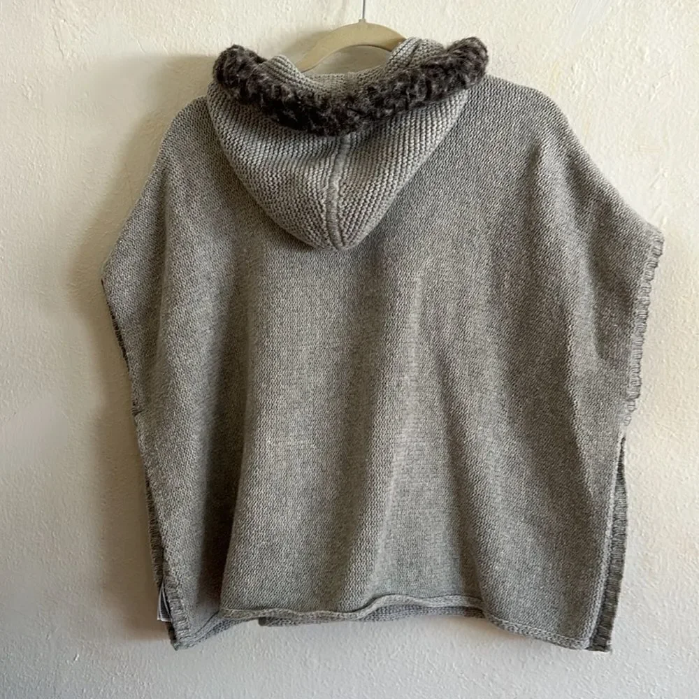 Gap Kids Gray Sweater Poncho With Faux Fur Trimmed Hoodie Size XL